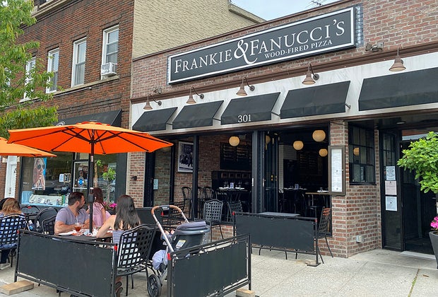 Exterior view of Frankie and Fanucci's in Mamaroneck