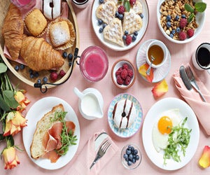 There is a restaurant in Miami for whatever mom craves on Mother's Day. Photo courtesy of Canva