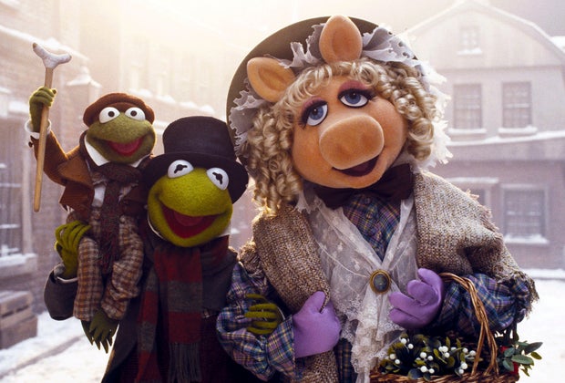 Image of Kermit and Miss Piggy in Muppet Christmas Carol