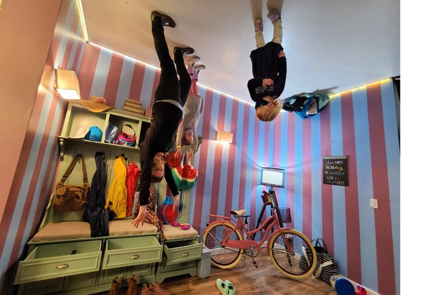 Hollywood's Museum of Illusions: Dancing on the ceiling in the upside down room