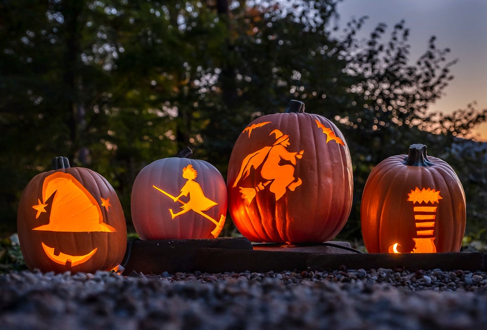 Pumpkin Festivals and Jack-O'-Lantern Displays in New England in 2022 Halloween and New England go together like pumpkin festivals and jack-o'-lantern displays! Incredible Naumkeag Pumpkin Show photo courtesy of the Trustees