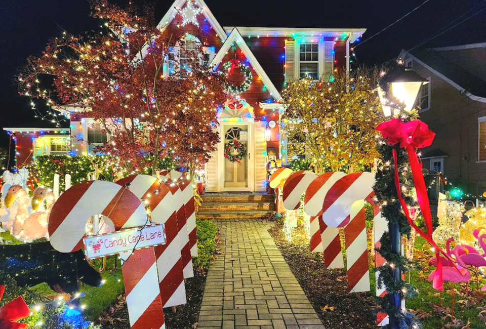 Best Neighborhood Christmas Light Displays and Holiday Lights in New Jersey Donations to Fanwood's Famous Christmas House support charity. Photo courtesy of the family