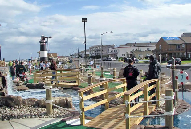 Shipwreck Island Mini Golf