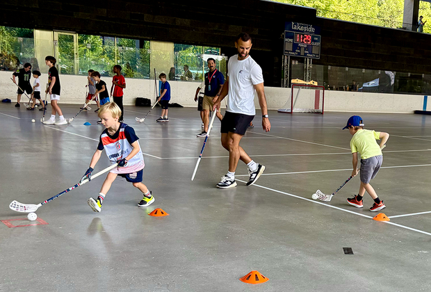 LeFrak Center in Prospect Park: Kids playing floorball