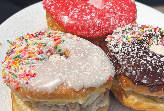 Greenpoint, Brooklyn with kids: Peter Pan Donuts & Pastry Shop