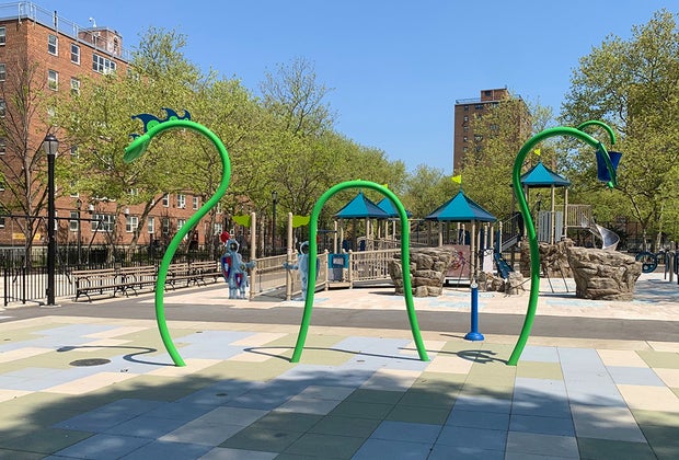 NYC Playgrounds: Ravenswood Playground water feature