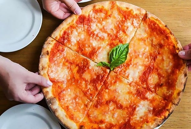 Family-friendly restaurants near Rockefeller Center: Serafina Pizza