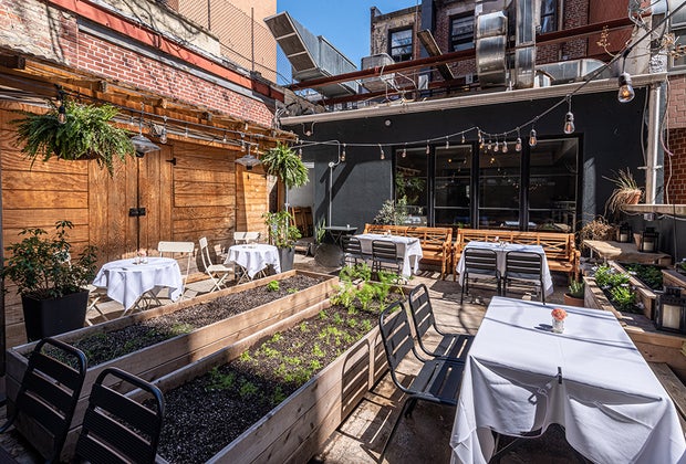 Outdoor dining at the Musket Room