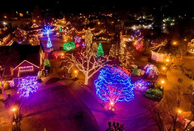 Christmas towns near NYC: Peddler's Village in New Hope, Pennsylvania