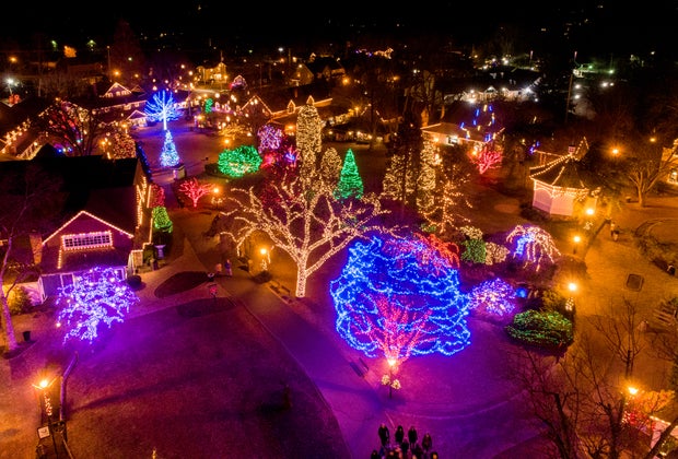 Christmas towns near NYC: Peddler's Village in New Hope, Pennsylvania