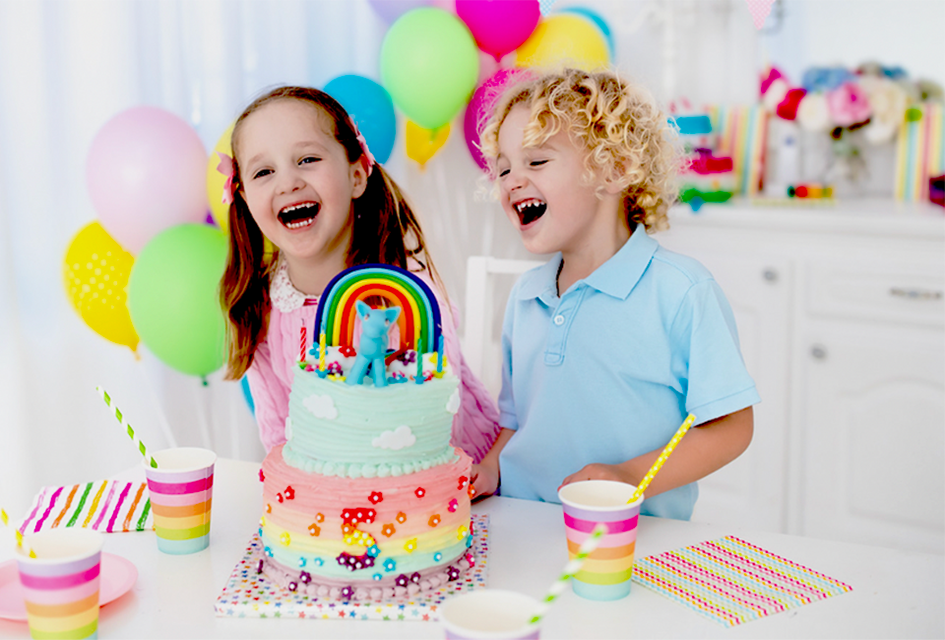 Celebrate your child's birthday with a dream birthday cake in Orlando! 