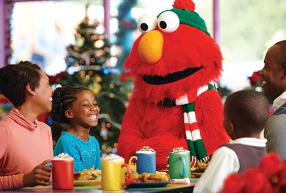 Breakfast with Santa and Other Holiday Character Meals Near Orlando Join Elmo and other furry friends for a fun-filled holiday breakfast at SeaWorld Orlando. Photo courtesy of SeaWorld