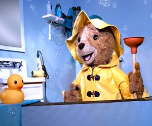 Paddington takes to the stage in the fun-filled Paddington Gets in a Jam. Photo by Richard Termine