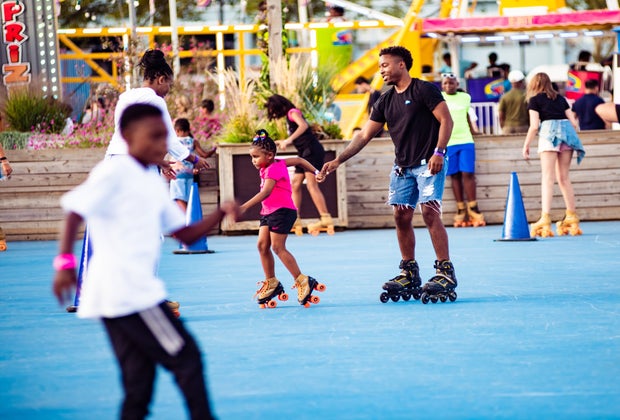 Blue Cross RiverRink : Philly Budget-Friendly Weekend Itinerary