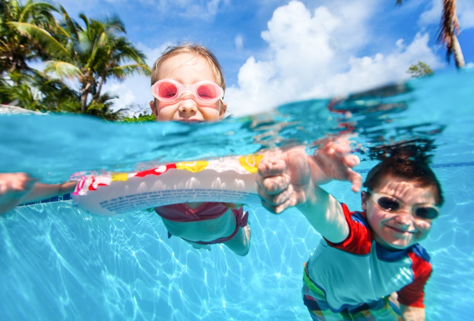 20 Favorite Swimming Pool Games for Kids Keep kids laughing and splashing in the pool with these fun games you can play anywhere! Photo by Blue Orange Studio courtesy of Canva