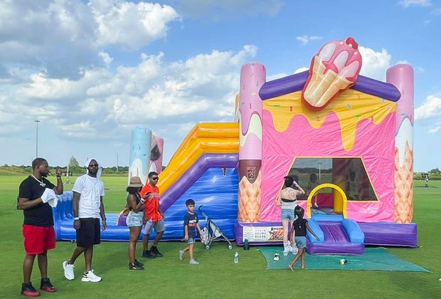 Birthday party rentals in Houston: Texas Jump-N-Splash