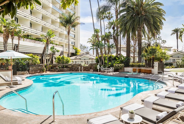 Best Swimming Pools in Los Angeles: Fairmont Miramar