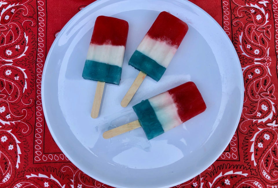 8 Fun Popsicle Recipes to Make with Kids This patriotic pop is bursting with watermelon, coconut, and raspberry flavors. Photo by Mommy Poppins