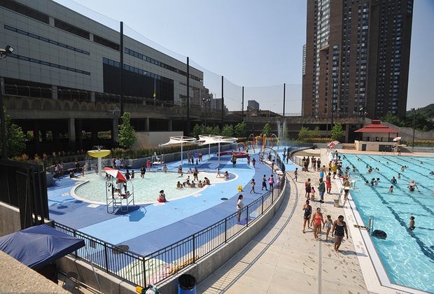 wide view of Roberto Clemente State Park Pool