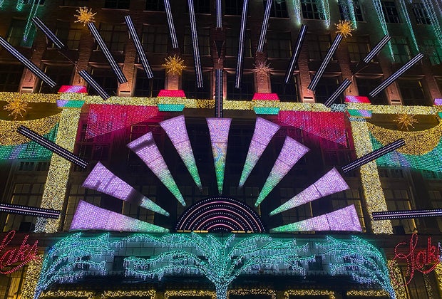 Rockefeller Center: Saks Fifth Avenue's Light Show