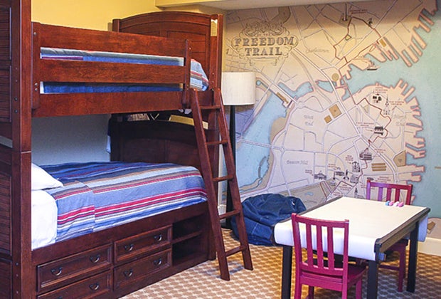 Image of bunk bed in family-friendly Boston hotel.