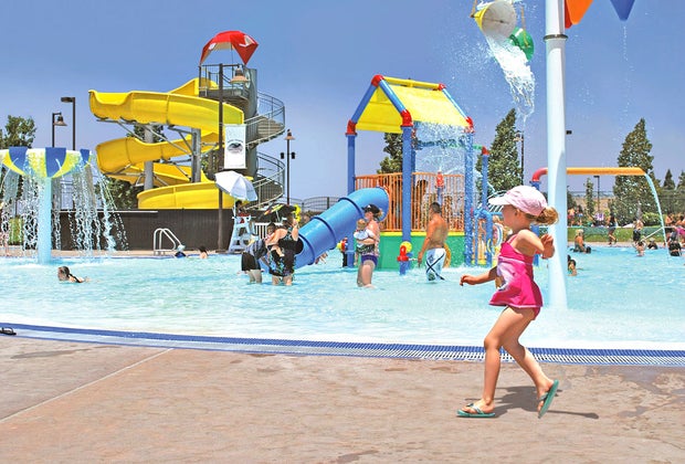 Best Swimming Pools in Los Angeles: Santa Clarita Aquatic Center