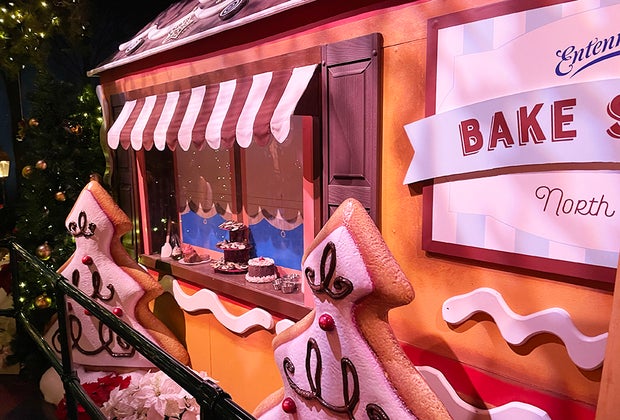 Macy's Santaland 2024: Bake shop giant gingerbread house