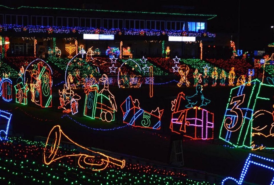 Things to Do in Houston This Weekend: Holiday Lights, Trains Over Texas Enjoy one last round of festive fun at Sugar Land Holiday Lights this weekend. Photo courtesy of Sugar Land Holiday Lights.