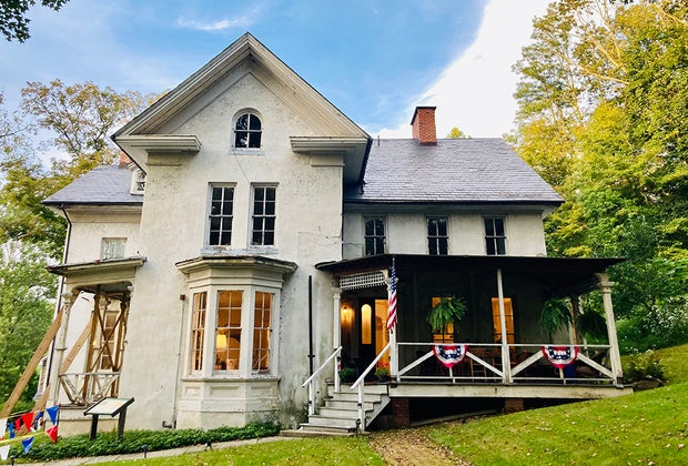 Solitude House is a cool site along this hiking trail.
