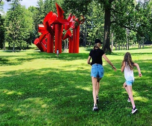 Storm King's towering pieces beg visitors to draw closer. Photo courtesy of @jenterratravels
