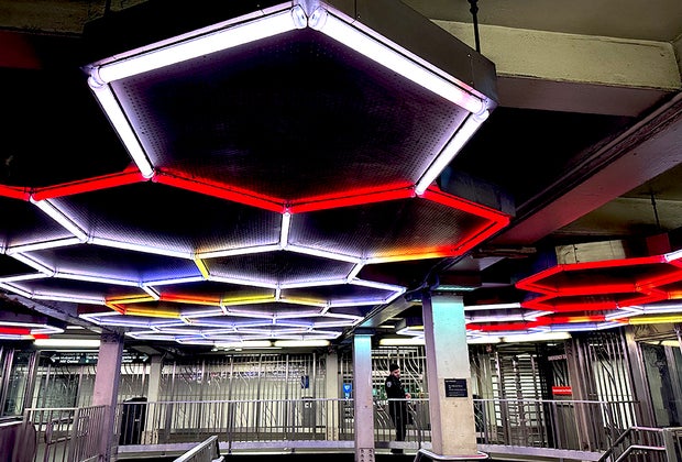 Subway art in NYC: Leo Villareal’s Hive LED