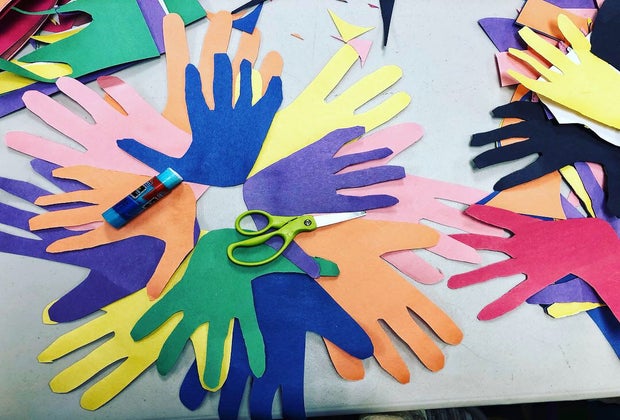Handprint wreath Thanksgiving craft