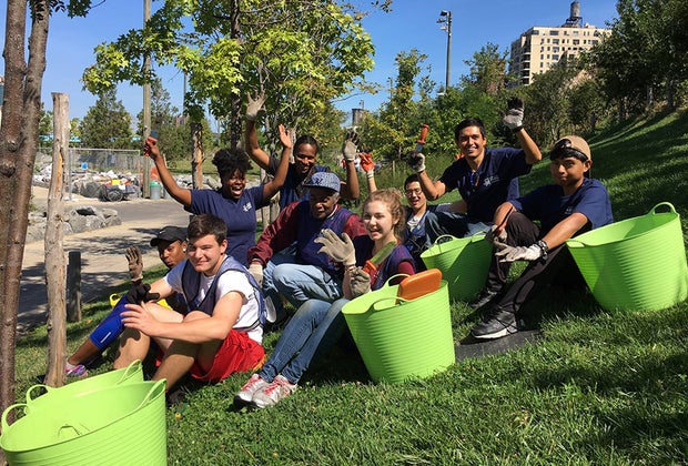 Help keep Brooklyn Bridge Park clean with the Green Team