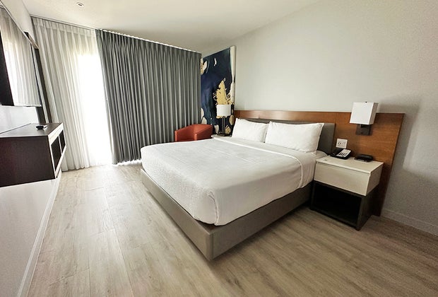 Embassy Suites Aruba by Hilton: hotel bedroom