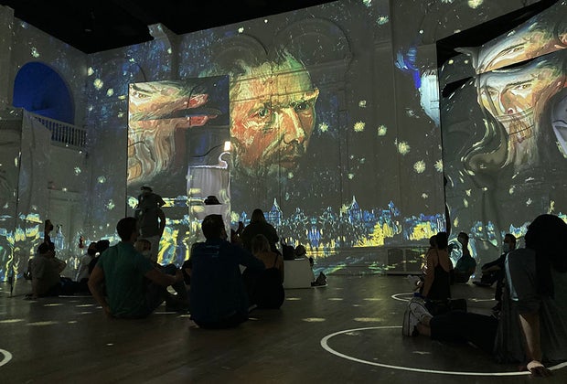 njoying Immersive Van Gogh in Chicago with Kids: see a starry night