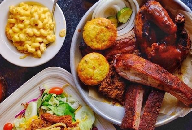 Family-friendly restaurants in Times Square: Virgil's Real Barbecue in Times Square