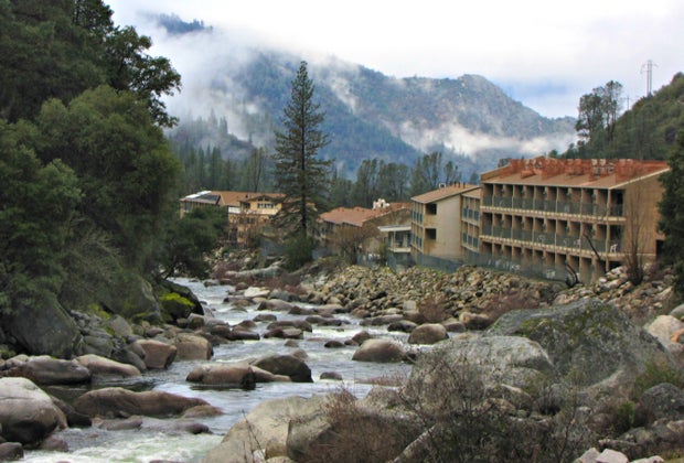 Yosemite National Park with kids: Yosemite View Lodge