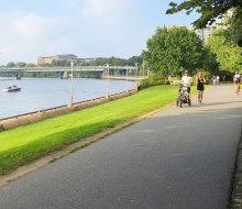 The incredibly popular multi-use Schuylkill River Trail runs from the heart of the city northeast through urban, suburban and rural areas and is part of the East Coast Greenway. Photo by Ii2nmd, CC BY-SA 4.0 via Wikimedia Commons