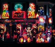 Somerville decorates to the nines with some of the best Christmas light displays and holiday lights in Greater Boston! Photo by Andrew Malone/CC BY 2.0