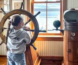 By land, by sea,  by river—however!— families are coming to the best Museums in Connecticut! Connecticut River Museum photo by Ally Noel for Mommy Poppins