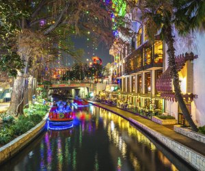 Go Rio Riverboat at Hilton Palacio del Rio San Antonio during Christmas. Photo by Nan Palermo via Flickr 2.0