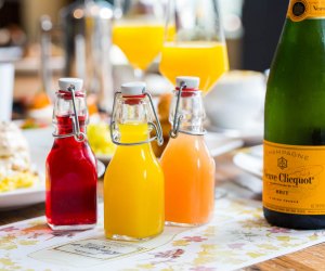 a'Bouzy's mimosas come with fresh juice and great Champagne.