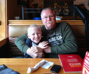 Connecticut Restaurants with Free Meal Deals for Families Applebee's