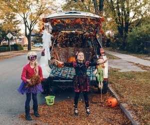 Take your trick-or-treaters off the street to hit up one of these family-friendly trunk-or-treats in New Jersey. Photo by Mommy Poppins