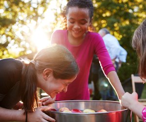 Classic Outdoor Games for Kids: Bobbing for apples 