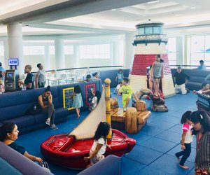 SafeLandings Featured in the Roosevelt Field Shopping Mall Indoor Play Area  – SafeLandings