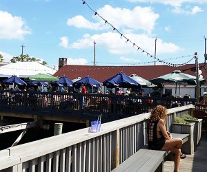 Outdoor dining at Bungalwo Bar