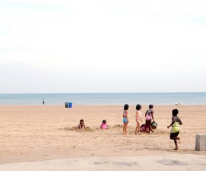 100 Things To Do in Chicago with Kids Before They Grow Up: Chicago Beaches