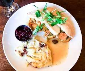 Photo of plated turkey dinner-Restaurants Open on Thanksgiving in CT