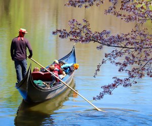 Central Park with kids gondola ride at the Loeb Boathouse